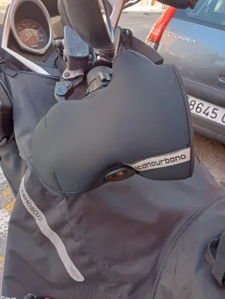 Kawasaki J300 Negra y Plata