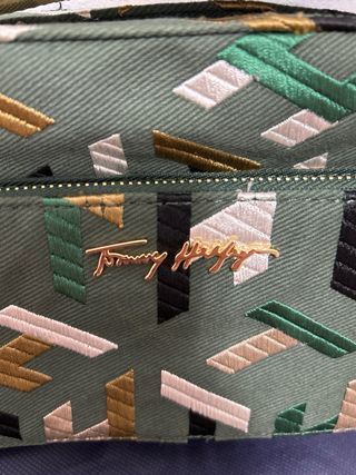 Bolso Tommy Hilfiger verde estampado