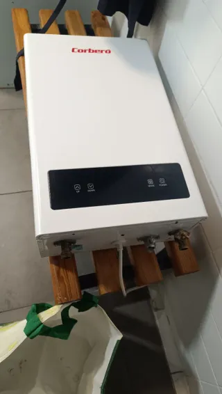 Calentador de gas Corberó blanco