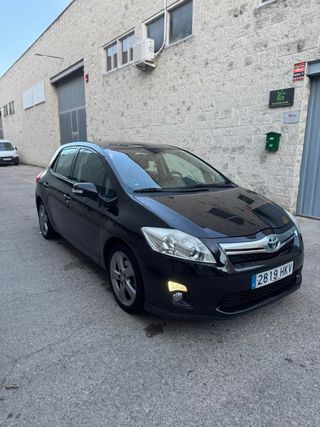 Toyota Auris Hybrid 2012