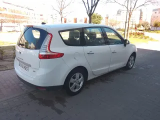 Renault Grand Scenic 2011