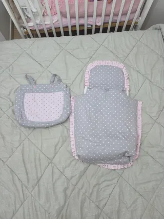 Saco silla paseo lunares gris y rosa.