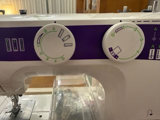 Máquina de Coser Elna 120 Brazo Libre
