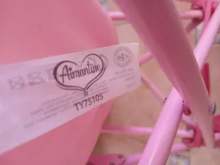 Carrito de juguete rosa