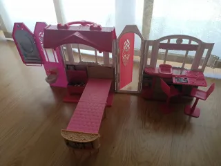 Casa Barbie plegable rosa