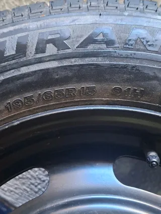 Rueda Bridgestone 195/65R15 8mm dibujo +Llanta 15"