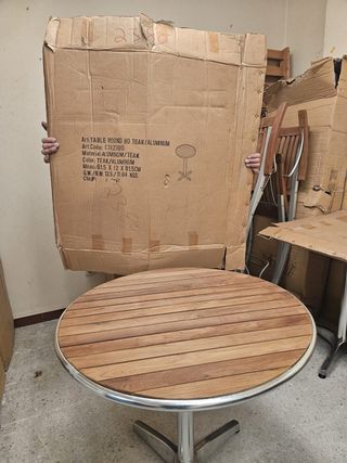 Tavolo rotondo in alluminio e teak nuovo