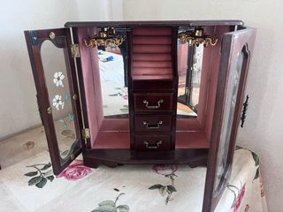 Joyero antiguo madera con flores