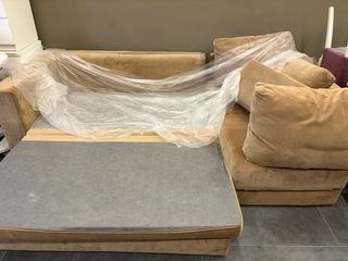 Sofá cama esquinero con arcón – buen estado