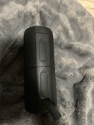 Altavoz Bluetooth 2 en 1 Negro/Rojo imantado