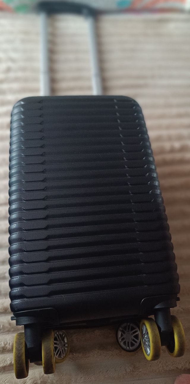 Maleta Cabina Anti-Rayanair Negra solo usada una v