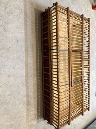 Jaula para pájaros de mimbre