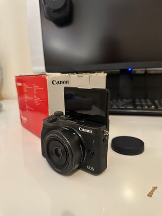 Cámara Canon EOS M6 + Lente 22mm f/2 STM