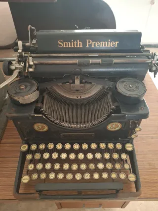Máquina de escribir Smith Premier antigua