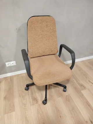 Sillón de despacho giratorio tela y plástico