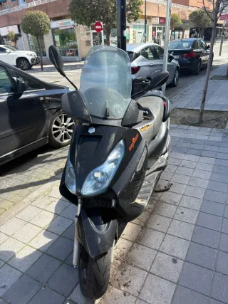 Piaggio X7 Maxi Scooter Negra