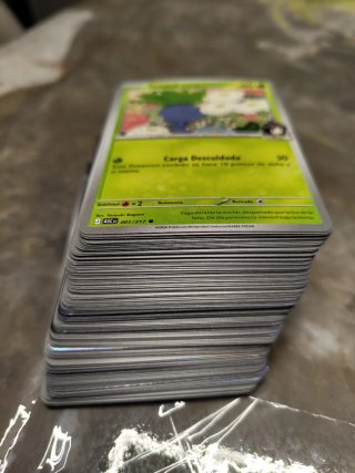 142 cartas Pokémon Héroes Ascendentes sin repetir