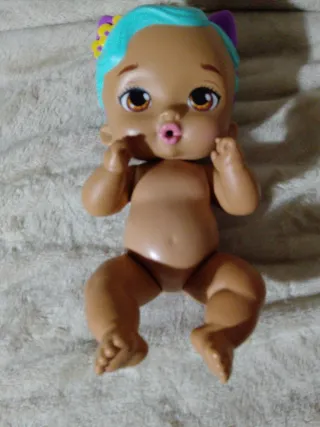 Muñeca bebé negrita con diadema