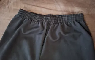 Pantaloni neri taglio classico comfort