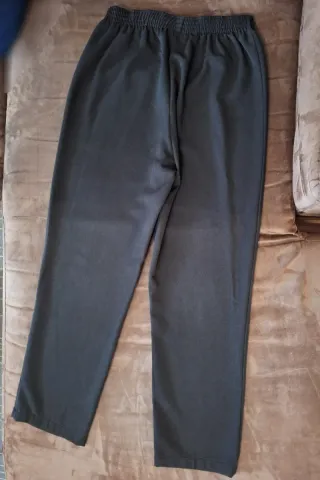 Pantaloni neri taglio classico comfort