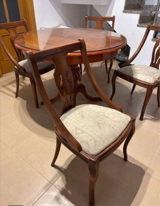 Mesa redonda madera y 4 sillas