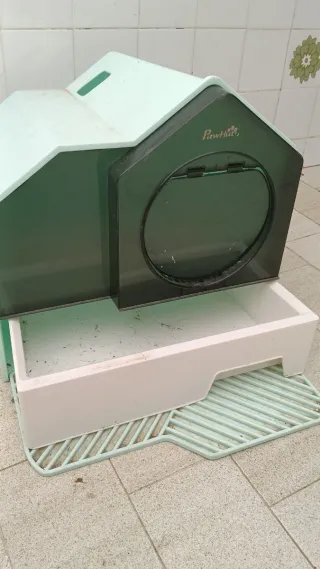 Arenero Cubierto para Gatos