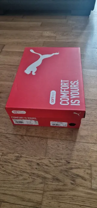 Zapatillas Puma Negras y Rojas