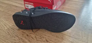 Zapatillas Puma Negras y Rojas