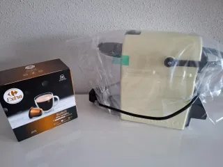 Macchina da caffè Nespresso EN80 Crema + capsule