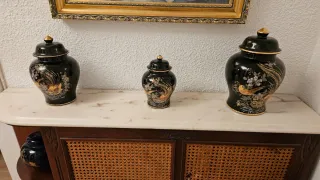 Conjunto de tres jarrones porcelana tibor