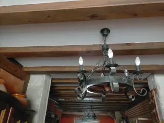 Lámpara rústica madera y metal