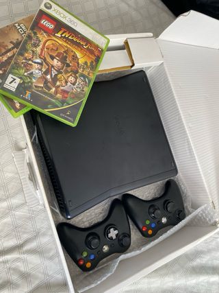 Xbox 360 con 2 juegos
