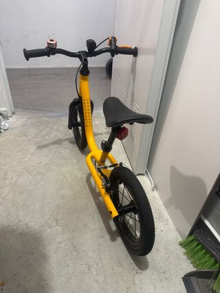 Bicicleta amarilla Runride 900 con freno Decathlon