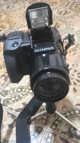 Cámara Olympus IS 1000 Negra