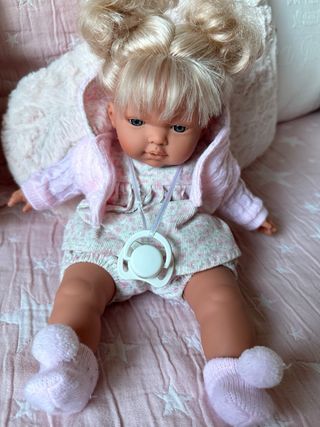 Muñeca Nenuco llorona con chupete