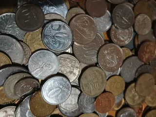 Monedas extranjeras variadas