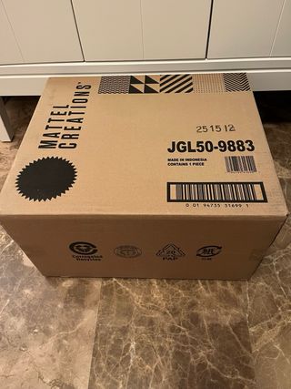 Barbie MoMA Van Gogh Precintada en caja de Mattel
