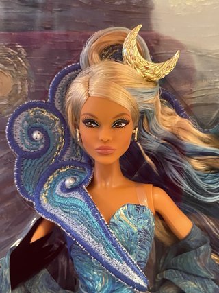 Barbie MoMA Van Gogh Precintada en caja de Mattel