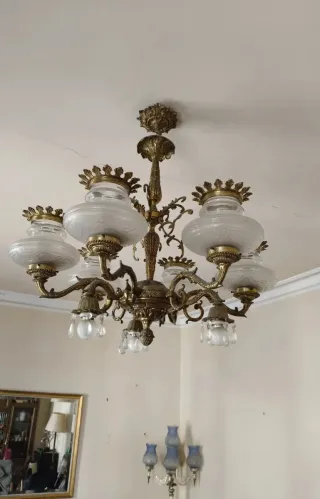 Lámpara de bronce antigua comedor