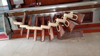 Escalera de caracol muy buena.barandilla de 80 cm.