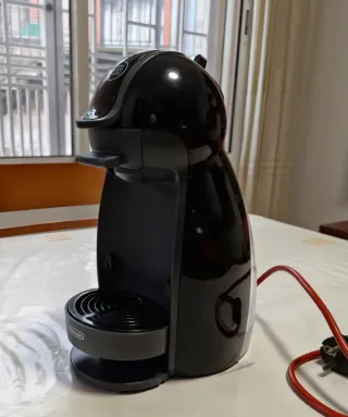 Cafetera Dolce Gusto Delonghi Negra