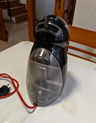 Cafetera Dolce Gusto Delonghi Negra