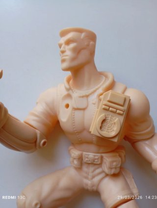 NO ES 3D CHIP HAZARD 25 CM PEQUEÑOS GUERREROS