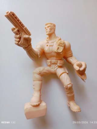 NO ES 3D CHIP HAZARD 25 CM PEQUEÑOS GUERREROS