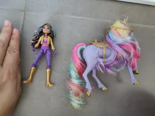 Academia Unicornio. Muñeca Sophia
