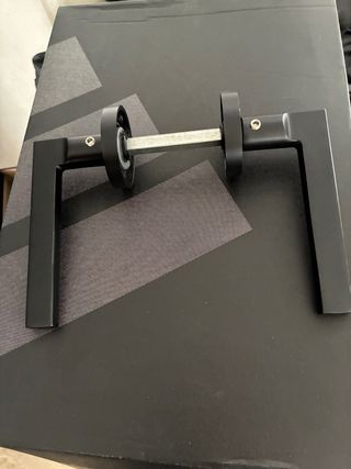 Manillas negras con rosetas