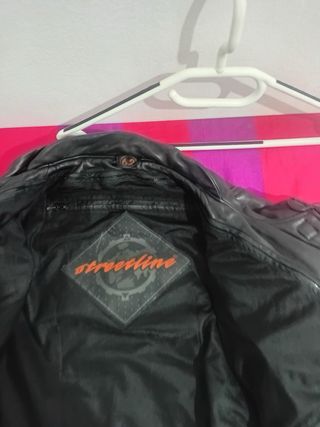 Chaqueta de cuero negra