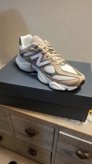 New Balance 9060 beige/verde