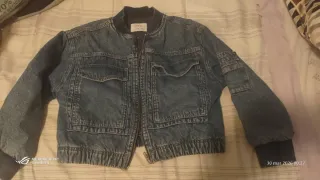 Chaqueta vaquera Zara bomber azul para niñas 8 año