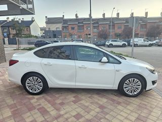 Opel Astra 1.7 CDTI 110CV EXCELLENCE 2014